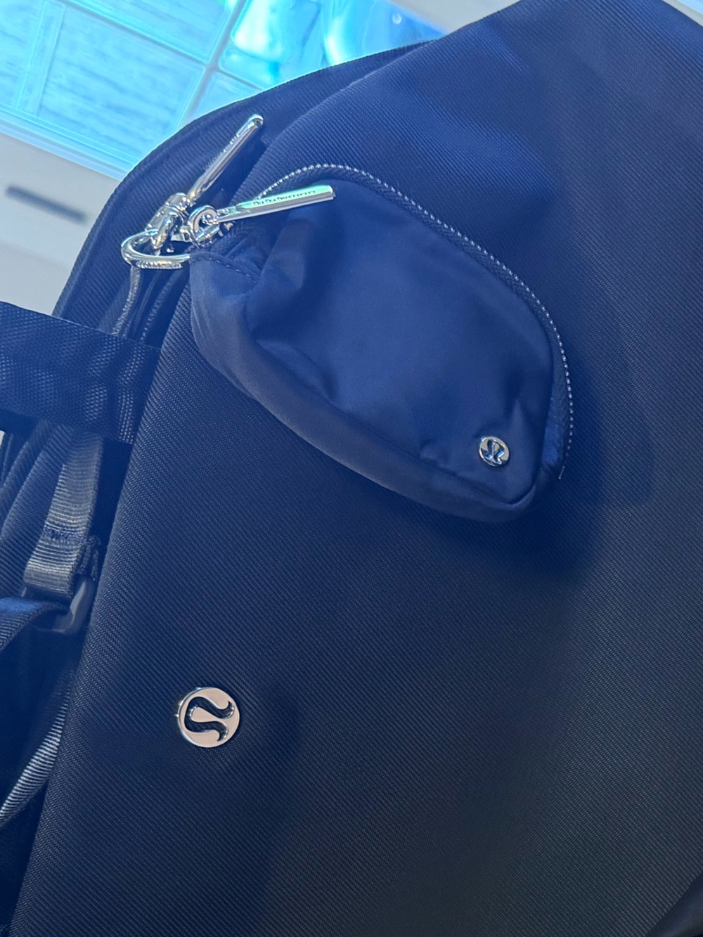 Lululemon City Essentials Travel Bundle Weekender 25L - 6 Pc Bundle - $354 Value - Picture 14 of 16